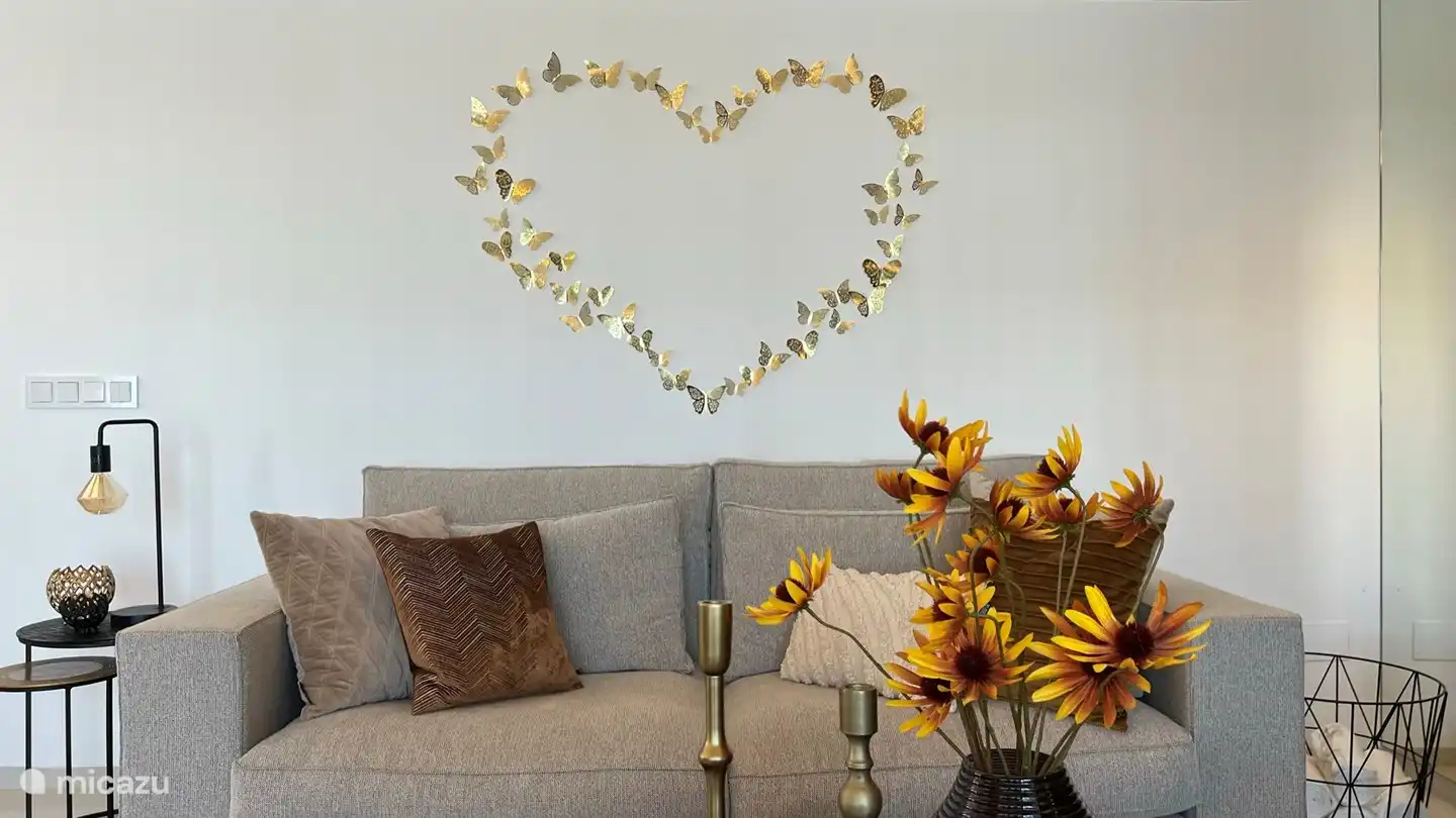 Attraktive Dekoration im ganzen Haus.