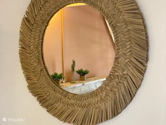 studio en Curazao, Banda Arriba (este), Seru Coral – Estudio Tiki Bar Seru Coral Resort Sala de estar con espejo de pasto marino