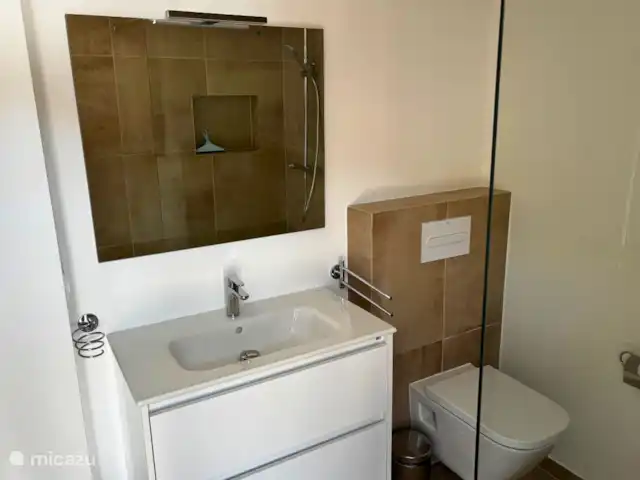 Villa Alegria Moraira huren in Spanje, Costa Blanca, Benissa - villa Badkamer 1 met douche, wastafel en toilet