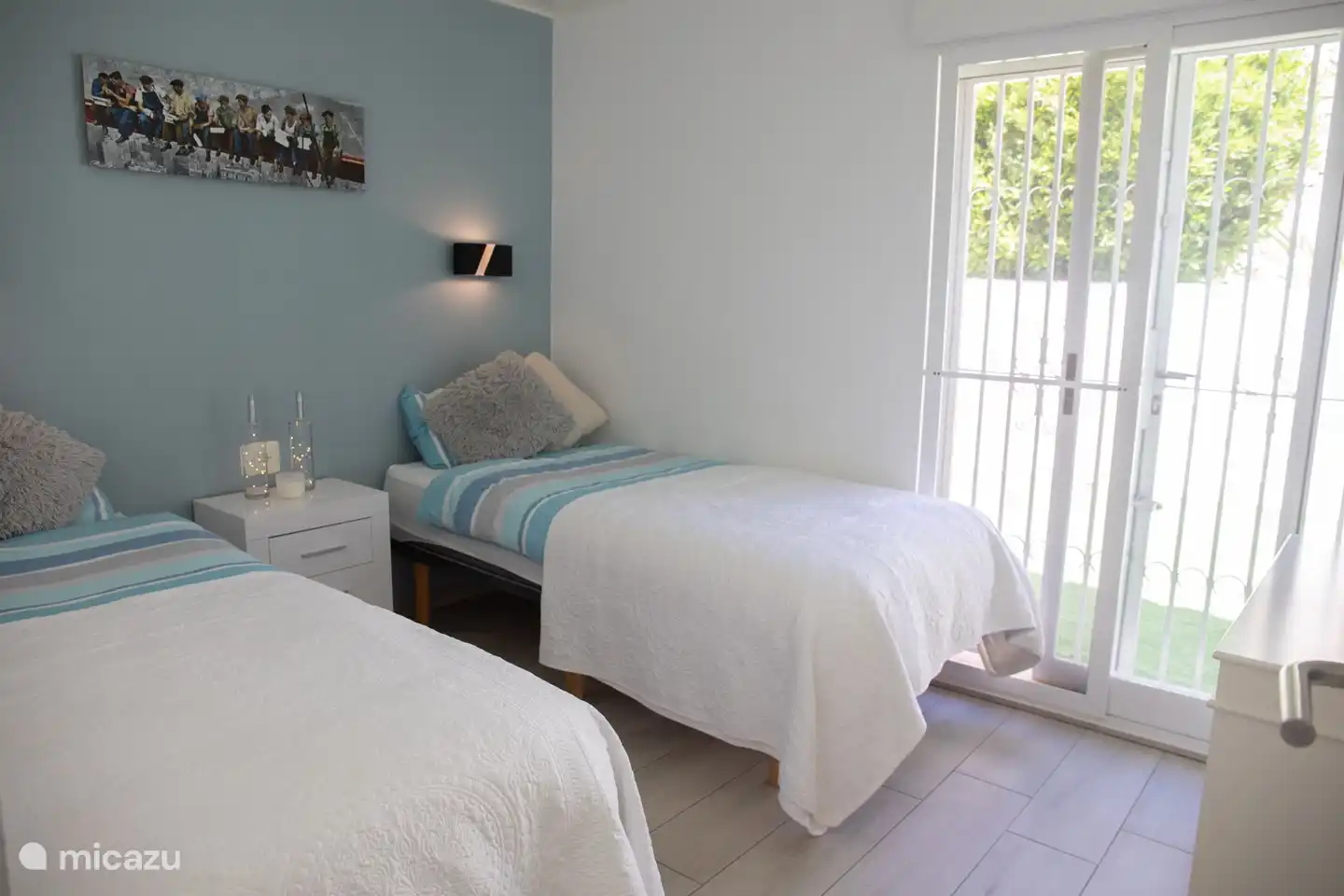 Zimmer mit zwei Einzelbetten