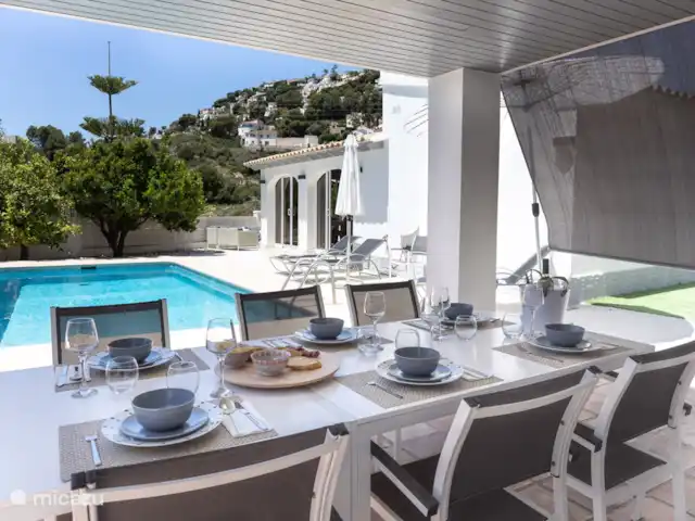 Villa Alegria Moraira huren in Spanje, Costa Blanca, Benissa - villa Gezellig eten met het hele gezelschap