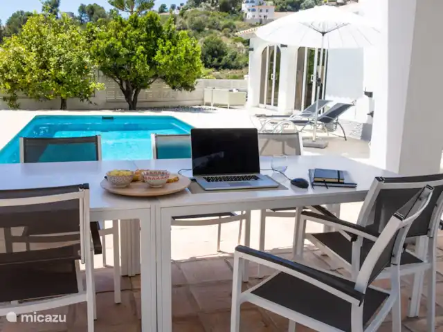 Villa Alegria Moraira huren in Spanje, Costa Blanca, Benissa - villa De eettafel buiten
