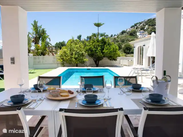 Villa Alegria Moraira huren in Spanje, Costa Blanca, Benissa - villa Gezellig eten met het hele gezelschap