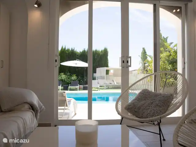 Villa Alegria Moraira huren in Spanje, Costa Blanca, Benissa - villa Vanuit de serre heb je zicht op het privé zwembad