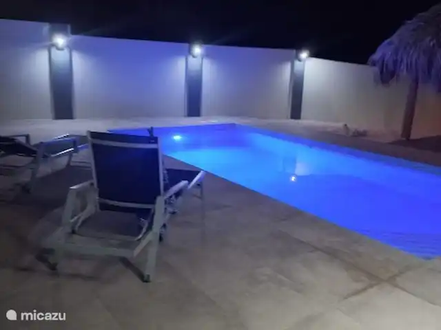 Villa Vida Felice en Curazao, Bandabou (oeste), Grote Berg - casa vacacional piscina de noche