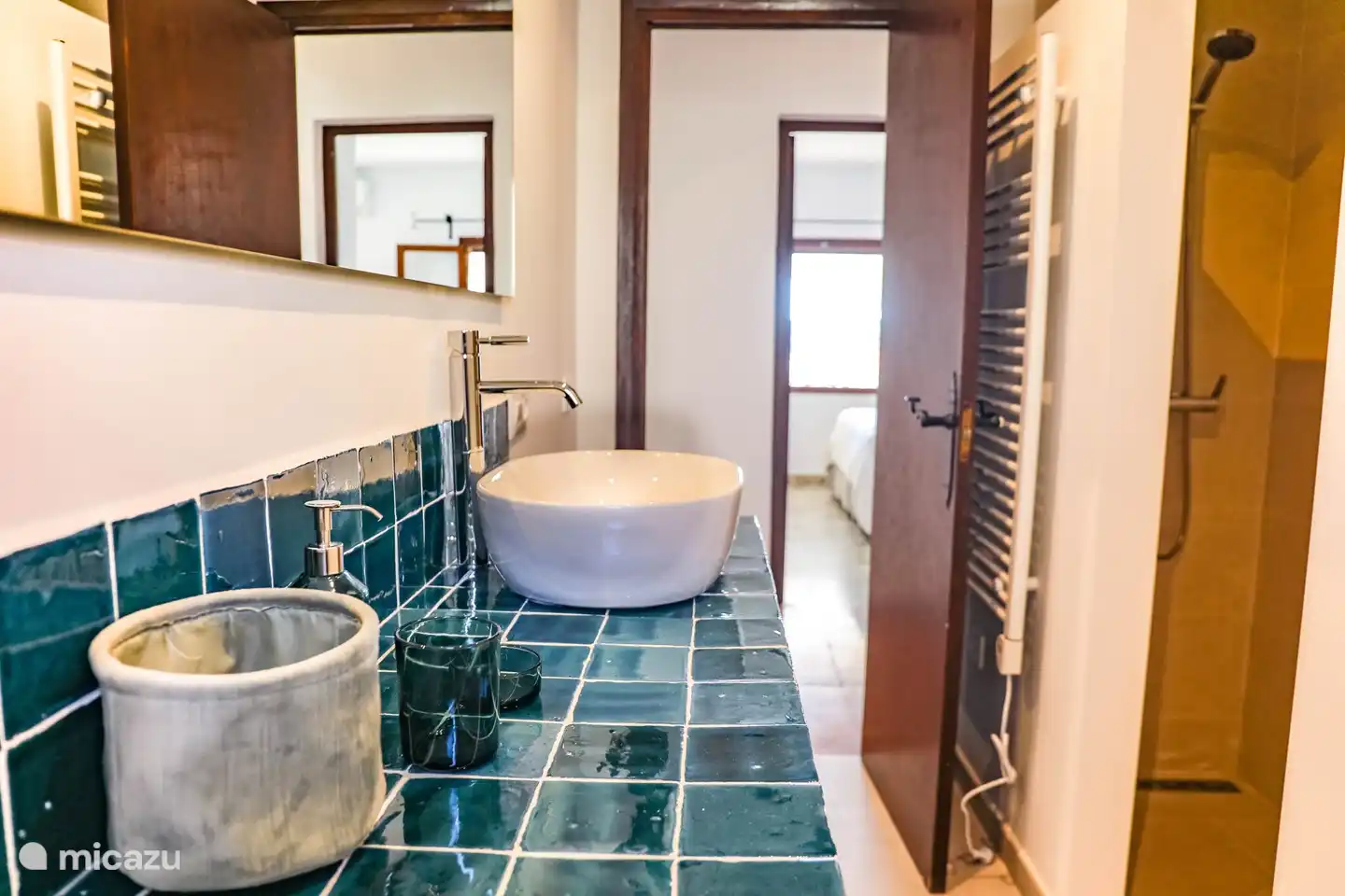 Badezimmer mit Dusche