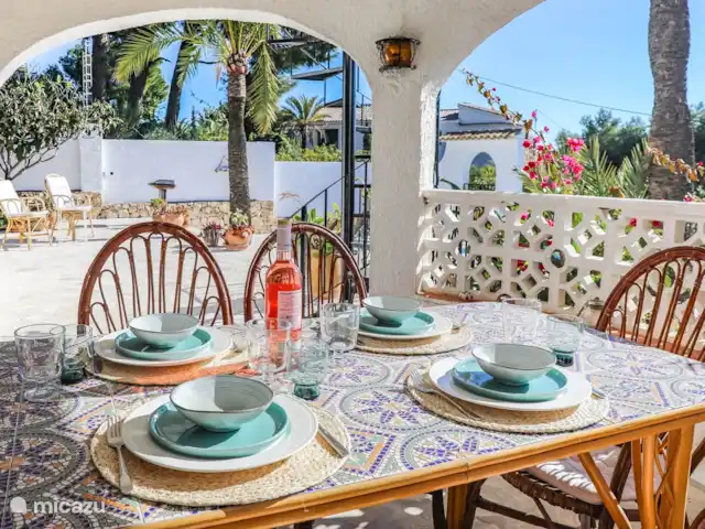 Casa Pinada huren in Spanje, Costa Blanca, Benissa - villa Buiten kan je heerlijk dineren in de schaduw