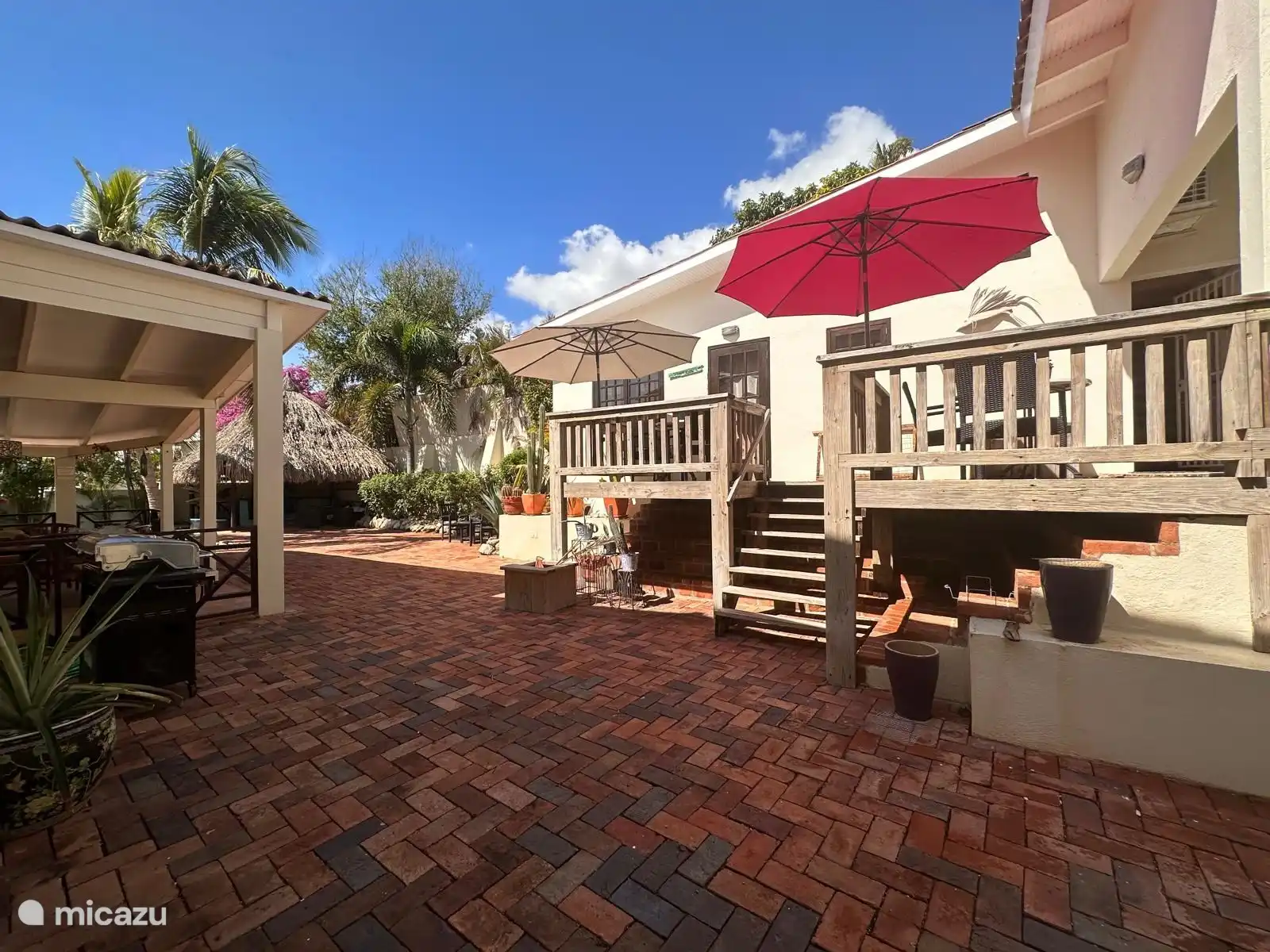 Balkon auf der linken Seite