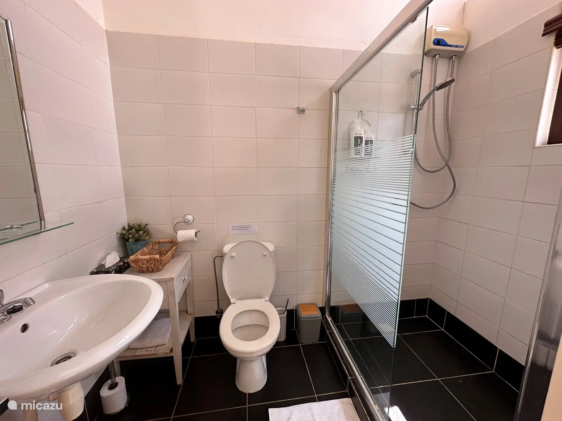 Einfaches Badezimmer