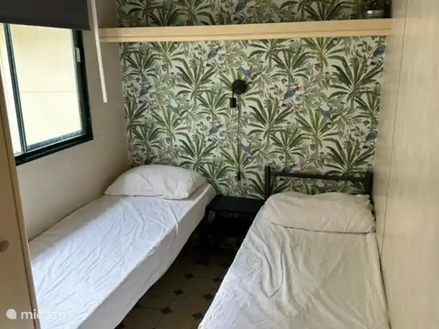 Casa Rossa XIV - avec climatisation et véranda | Italie, Toscane, Viareggio - mobil-home Chambre avec deux lits simples.