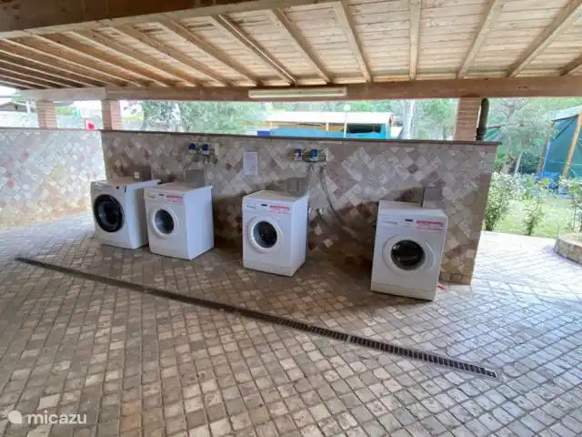 Casa Rossa XIV - avec climatisation et véranda | Italie, Toscane, Viareggio - mobil-home Les machines à laver au camping