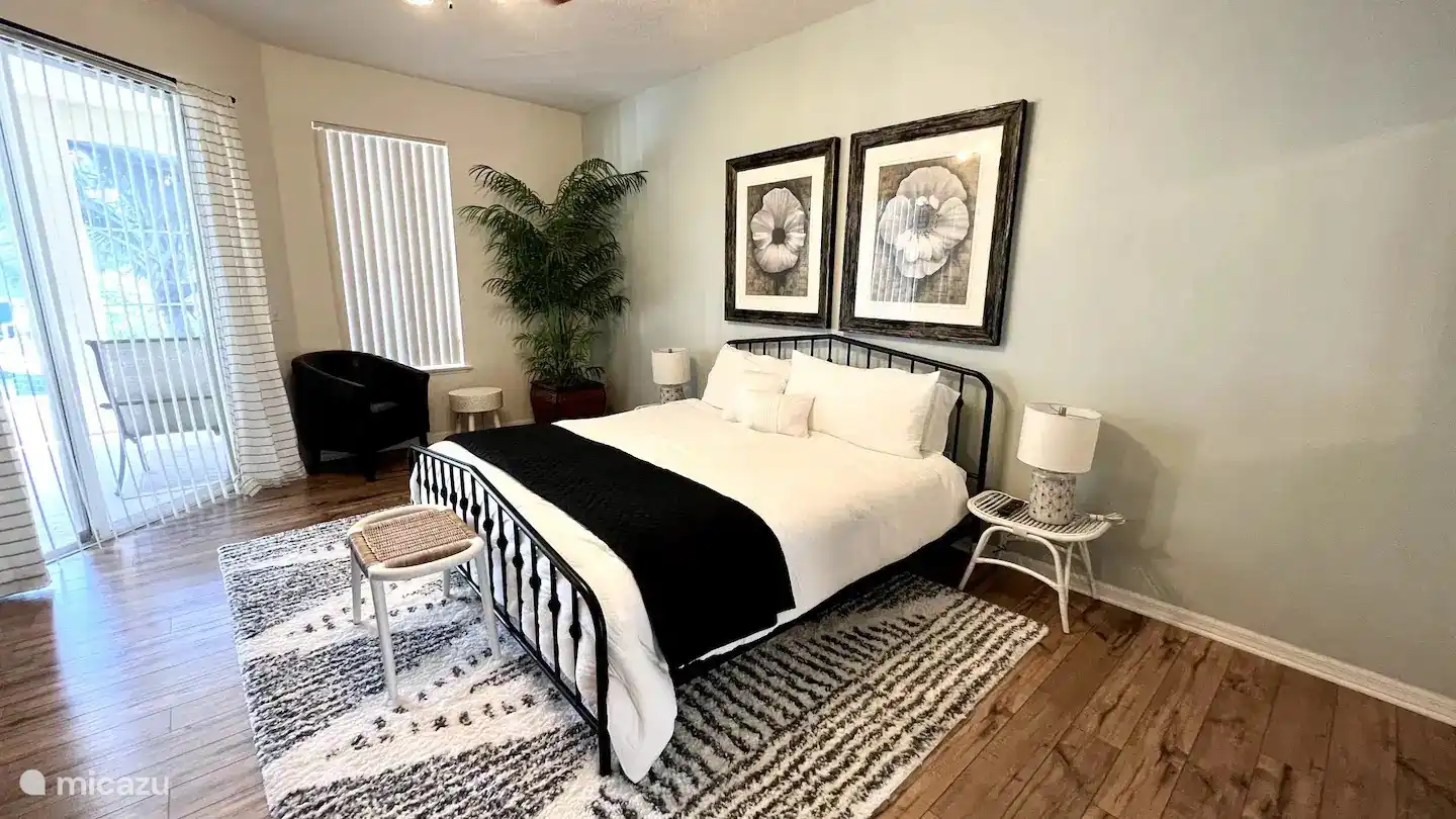 très grand lit maître