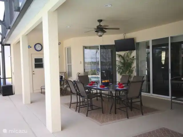 Piscina increíble y cerca de Disney. en Estados Unidos, Florida, Davenport - villa gran lanai con transmisión de TV