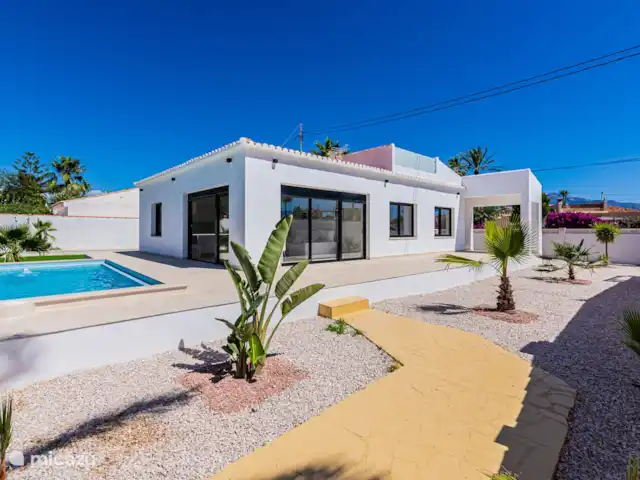Villa MaJa en España, Costa Blanca, Albir - villa Lado de la casa donde se encuentra la terraza.