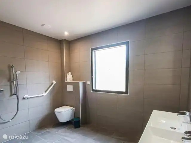 Perronniere huren in Frankrijk, Lot, Saint-Cirq-Lapopie - vakantiehuis De badkamer