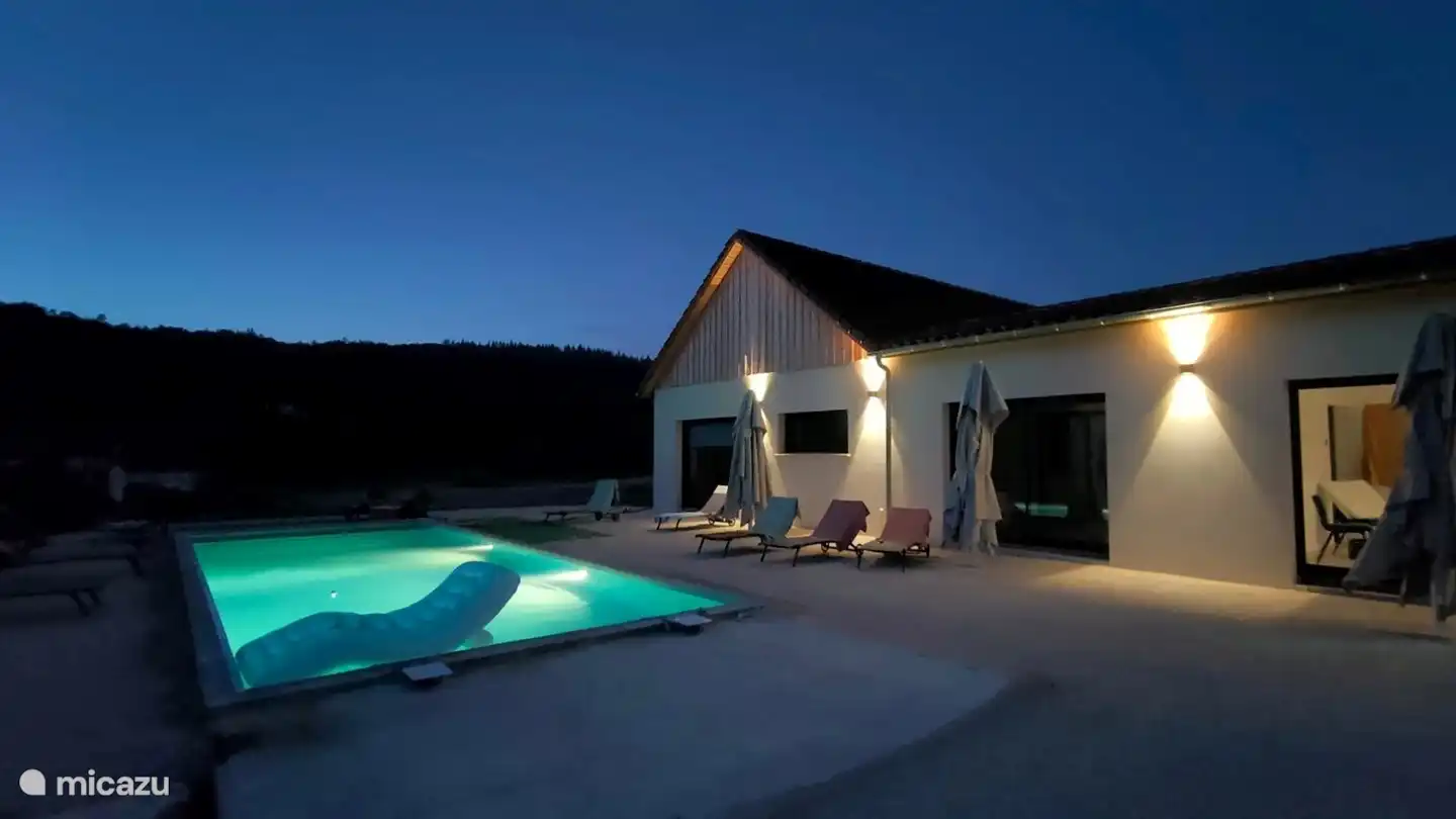 Abends ist alles beleuchtet