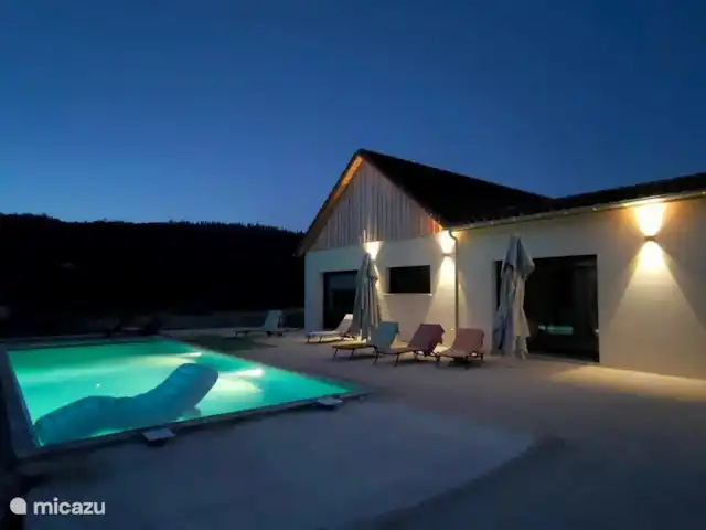 Perronniere huren in Frankrijk, Lot, Saint-Cirq-Lapopie - vakantiehuis In de avond is alles verlicht