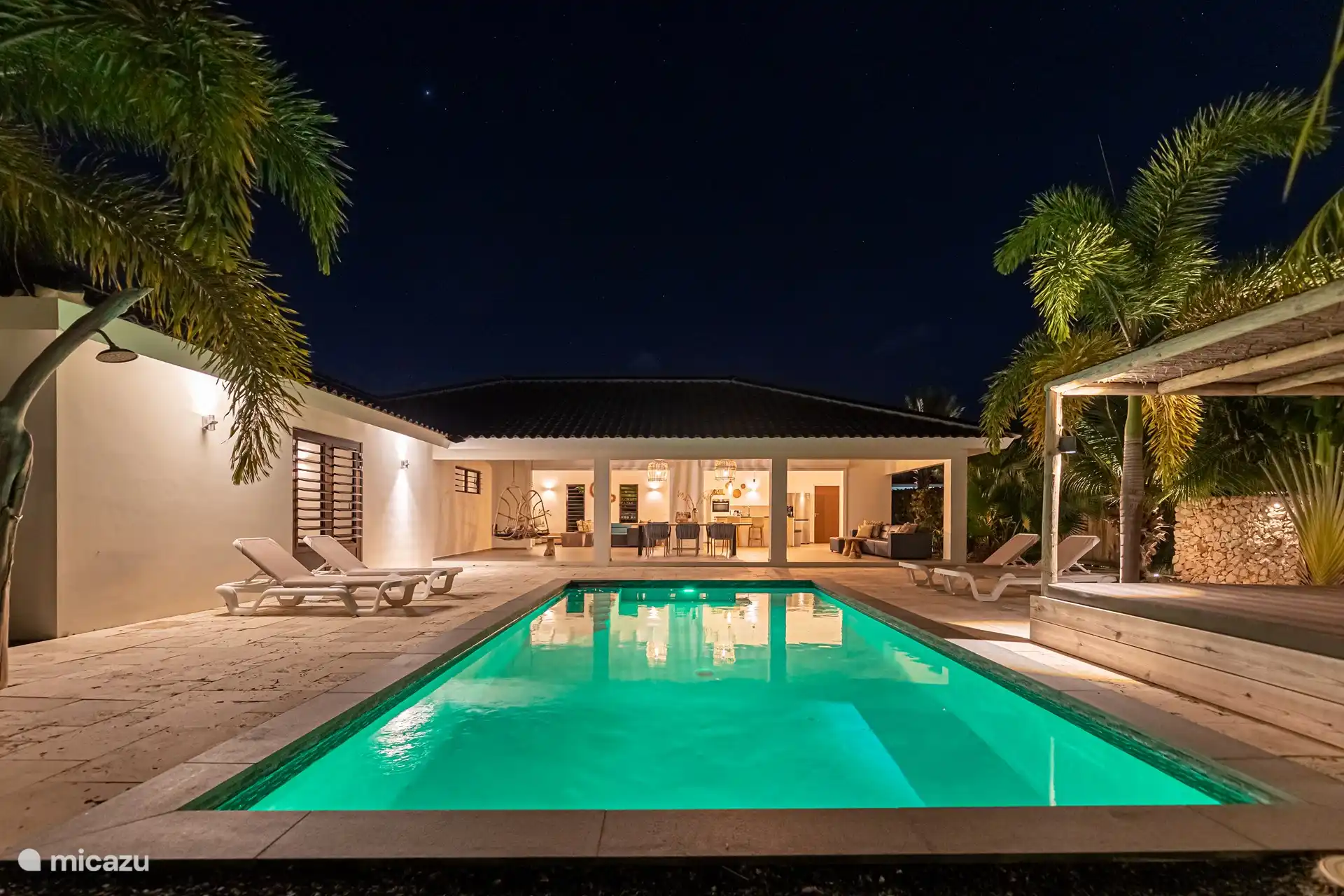 Villa Playa at night!