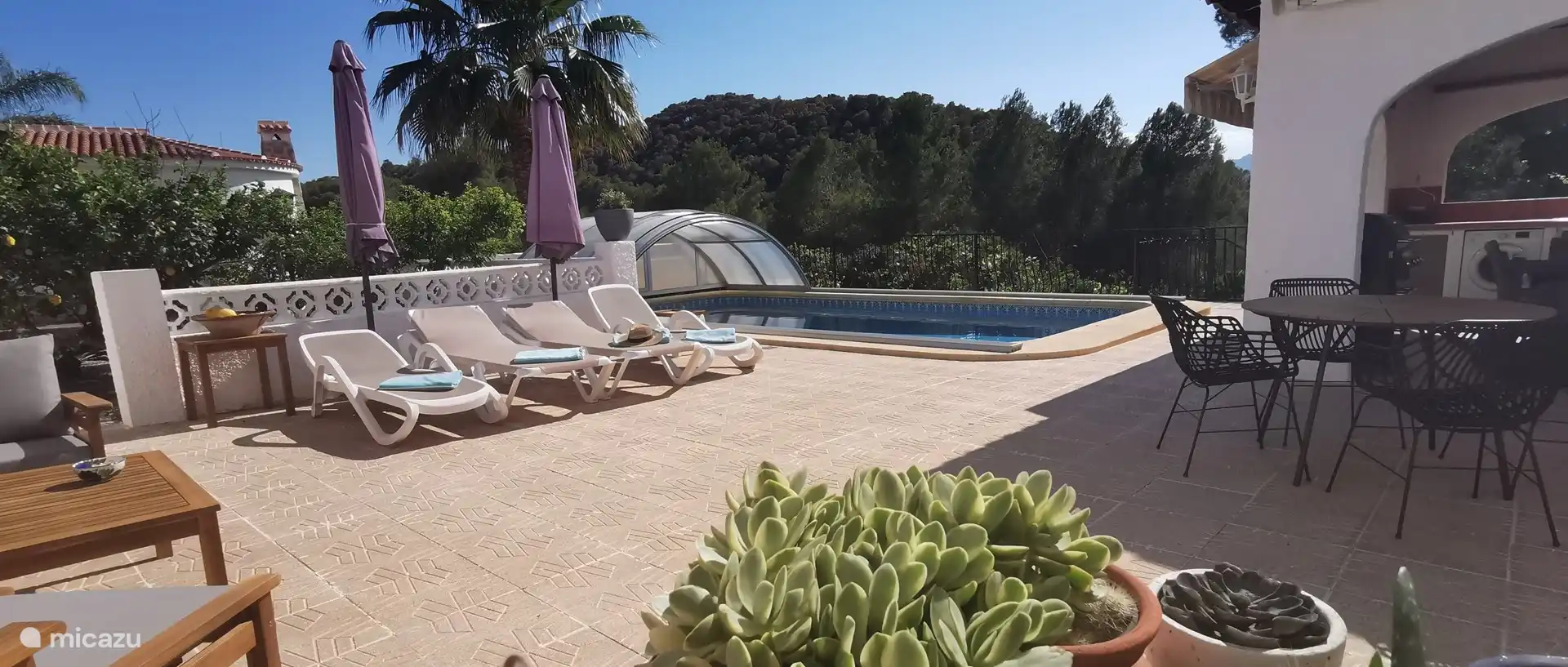 Terrasse mit privatem Pool