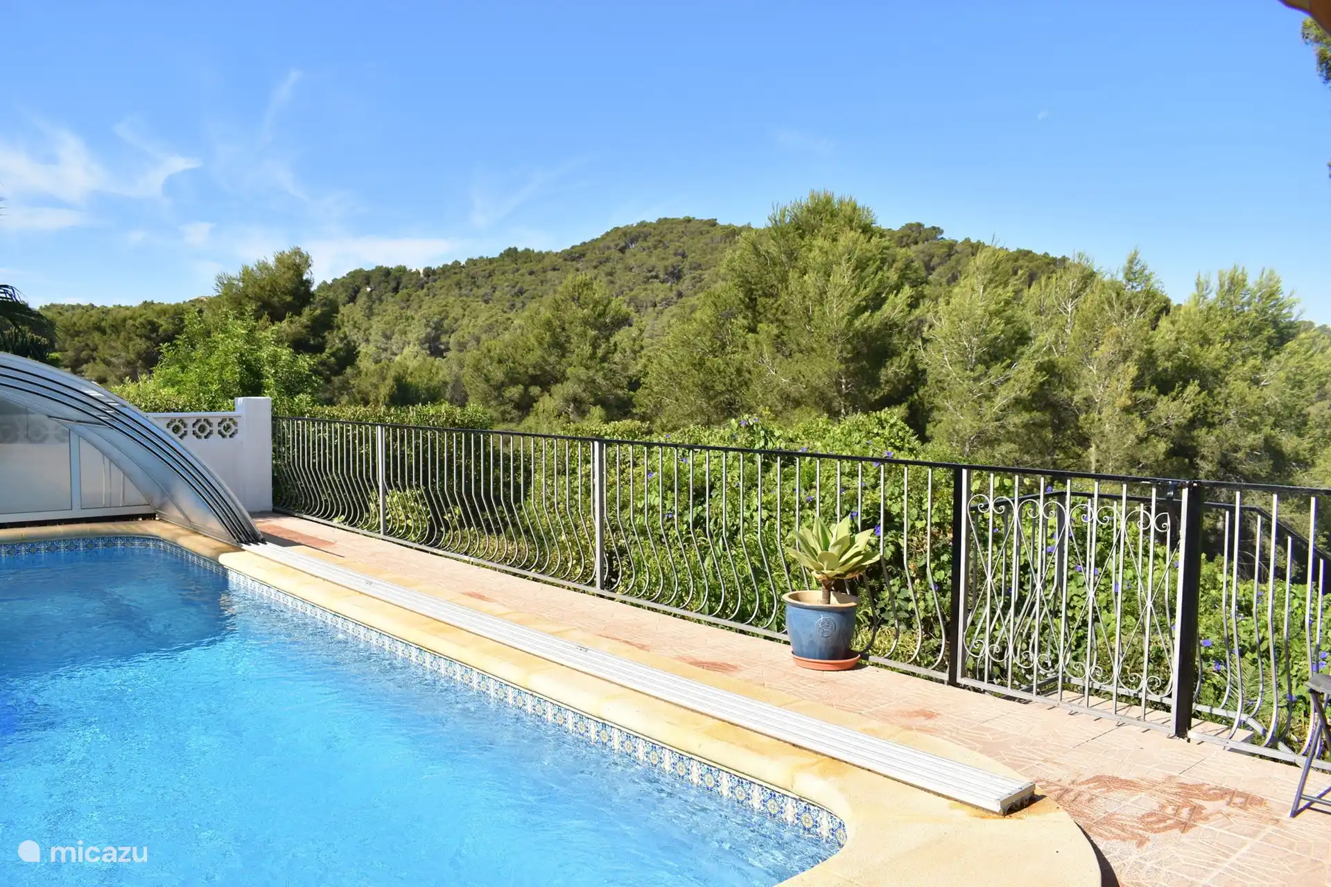 Terrasse mit privatem Pool