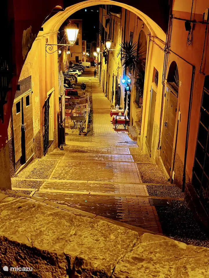 DIE wunderschönen malerischen Straßen von Imperia