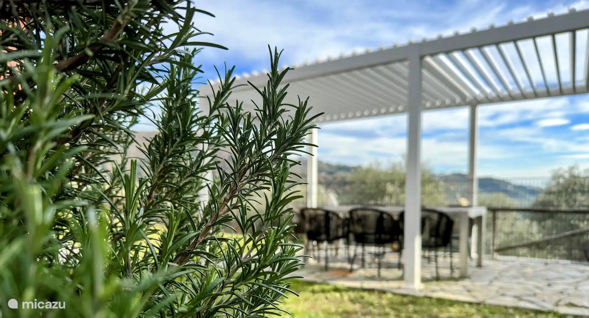Schön auf der Veranda mit schöner Aussicht