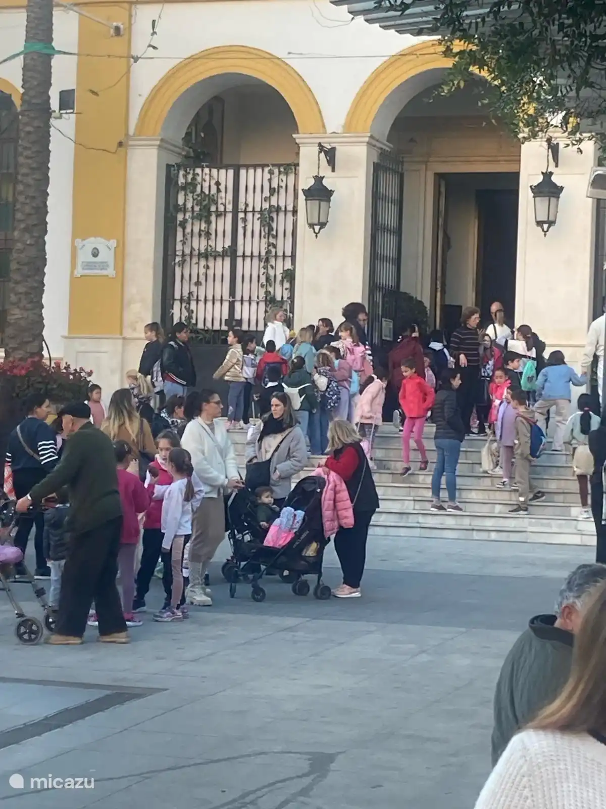 Die Kirche von San Pedro. San Pedro hat eine aktive Kirchengemeinde