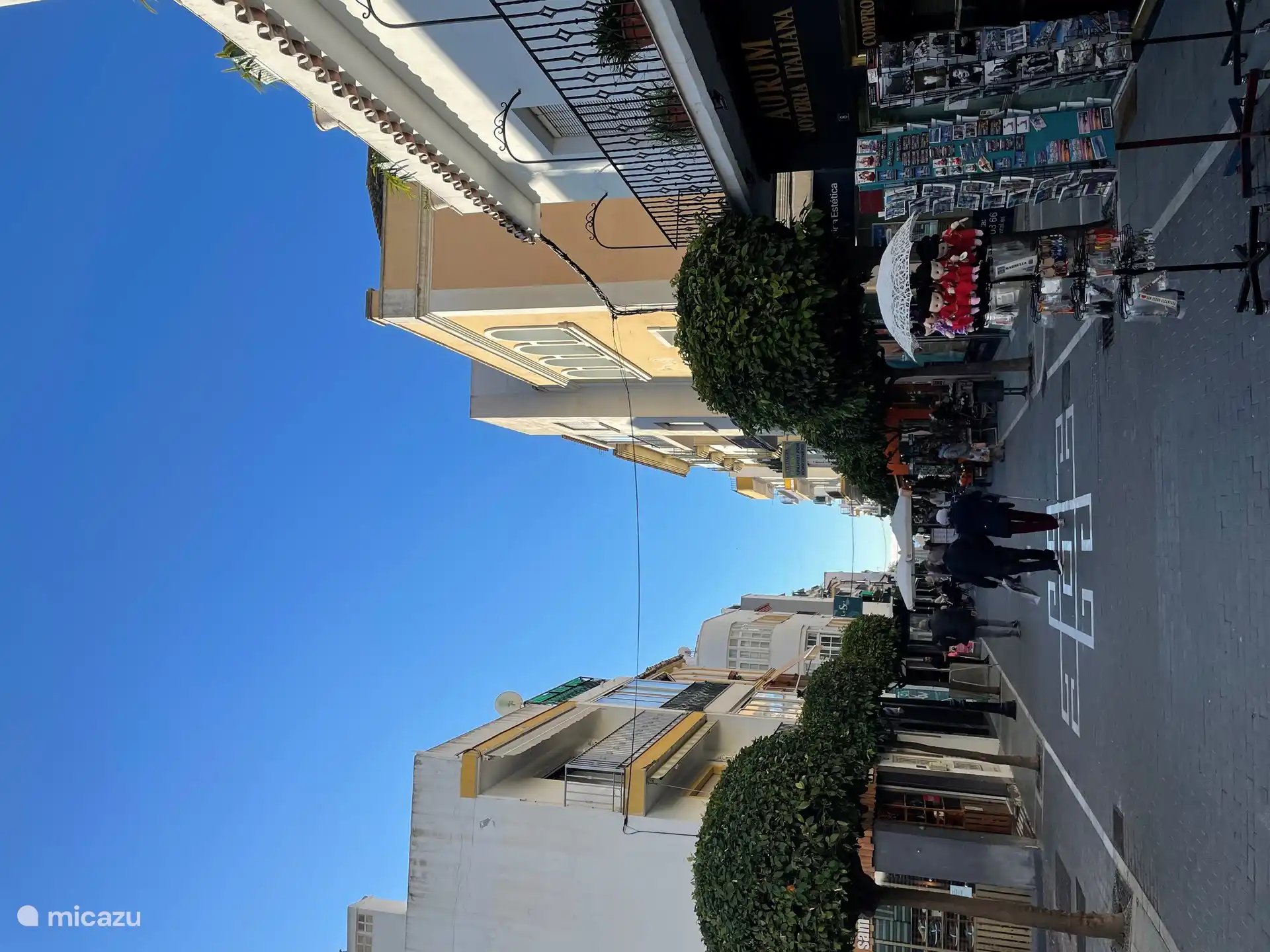 Die gemütliche Hauptstraße San Pedro liegt 300 Meter von unserer Wohnung entfernt