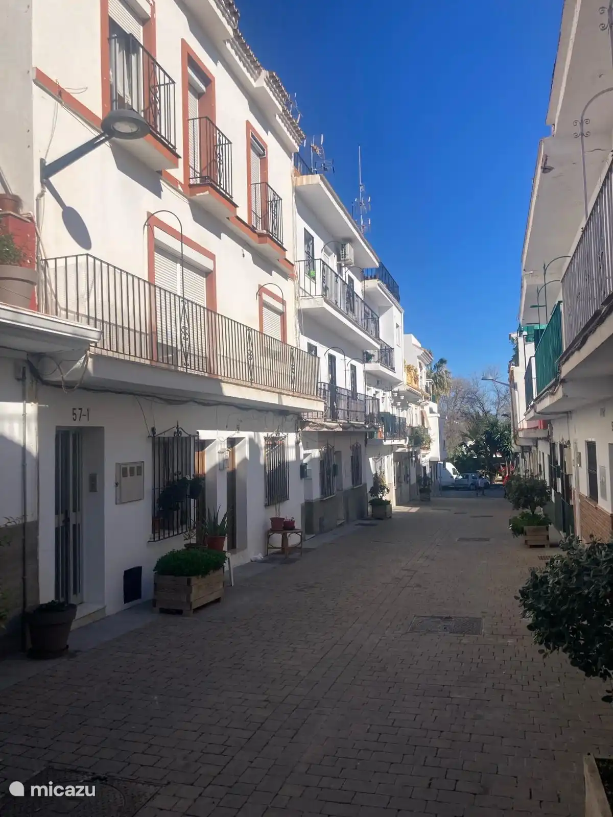 Calle Calderon