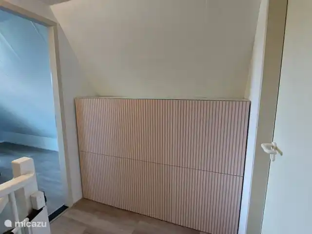 Huuske de Gramsberg en Países Bajos, Overijssel, Gramsbergen - casa vacacional Desbordamiento del armario