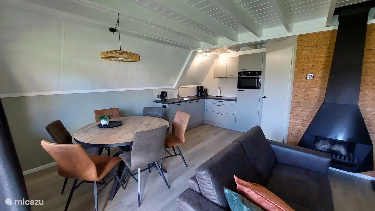 Nueva cocina con electrodomésticos nuevos.