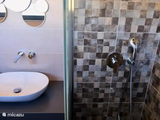 villa en Portugal, Costa de Lisboa, Ribamar – Sapateira Baño en dormitorio 2