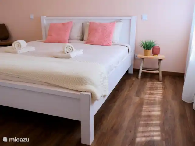 villa en Portugal, Costa de Lisboa, Ribamar – Sapateira La luz entra en la habitación...