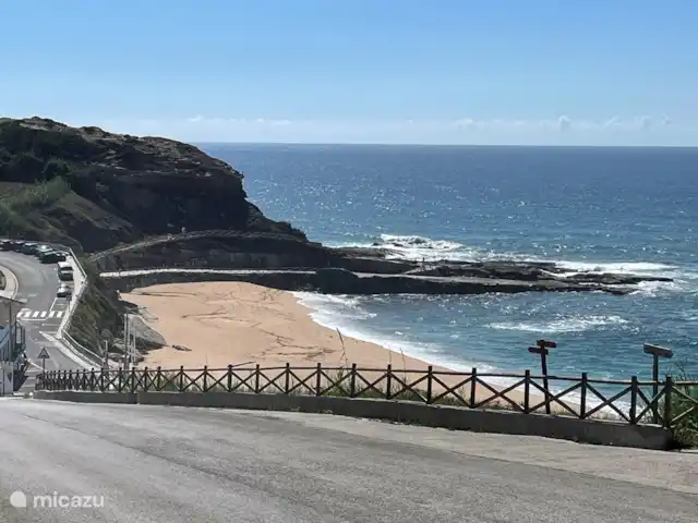 villa en Portugal, Costa de Lisboa, Ribamar – Sapateira La playa está a 5 minutos a pie de la casa.