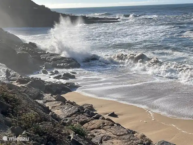 villa en Portugal, Costa de Lisboa, Ribamar – Sapateira El mar puede estar agitado a veces.