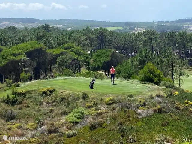 villa en Portugal, Costa de Lisboa, Ribamar – Sapateira Un paraíso para los golfistas. Varios campos de golf de clase mundial de fácil acceso: Westcliffs, Royal Obidos y Praia d'el Rey.