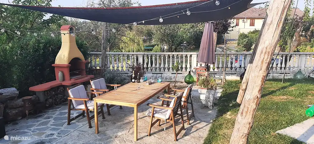 Terrasse mit WLAN und Beleuchtung