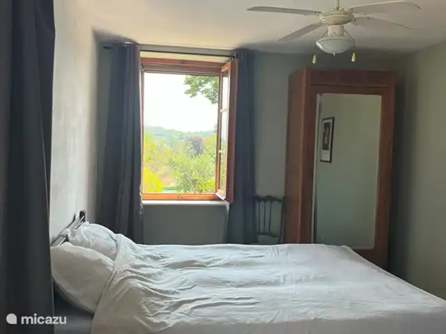 Biamics en Italia, Piamonte, Mombercelli - casa vacacional sprint en la habitación