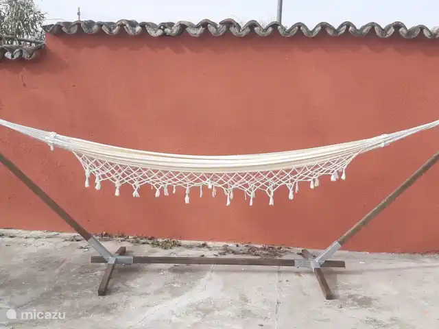 Biamics en Italia, Piamonte, Mombercelli - casa vacacional hamaca independiente - 1 hamaca fija en la piscina