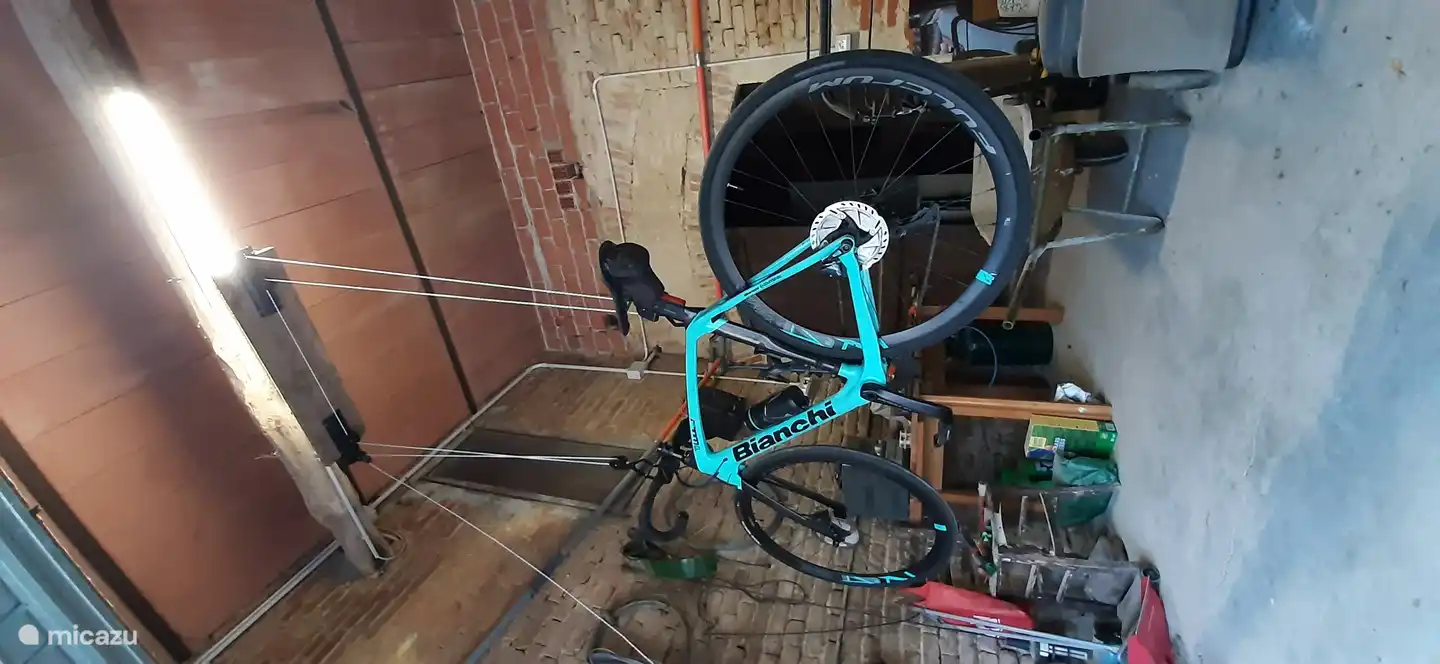 Fahrradlift mit Fahrradwerkzeug: Kompressor - Hochdruckreiniger