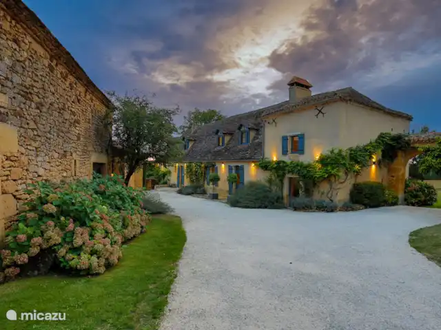 Location de Vacances France, Dordogne, Sainte-Croix, ferme - Le Mas et Le Mazet Le mas