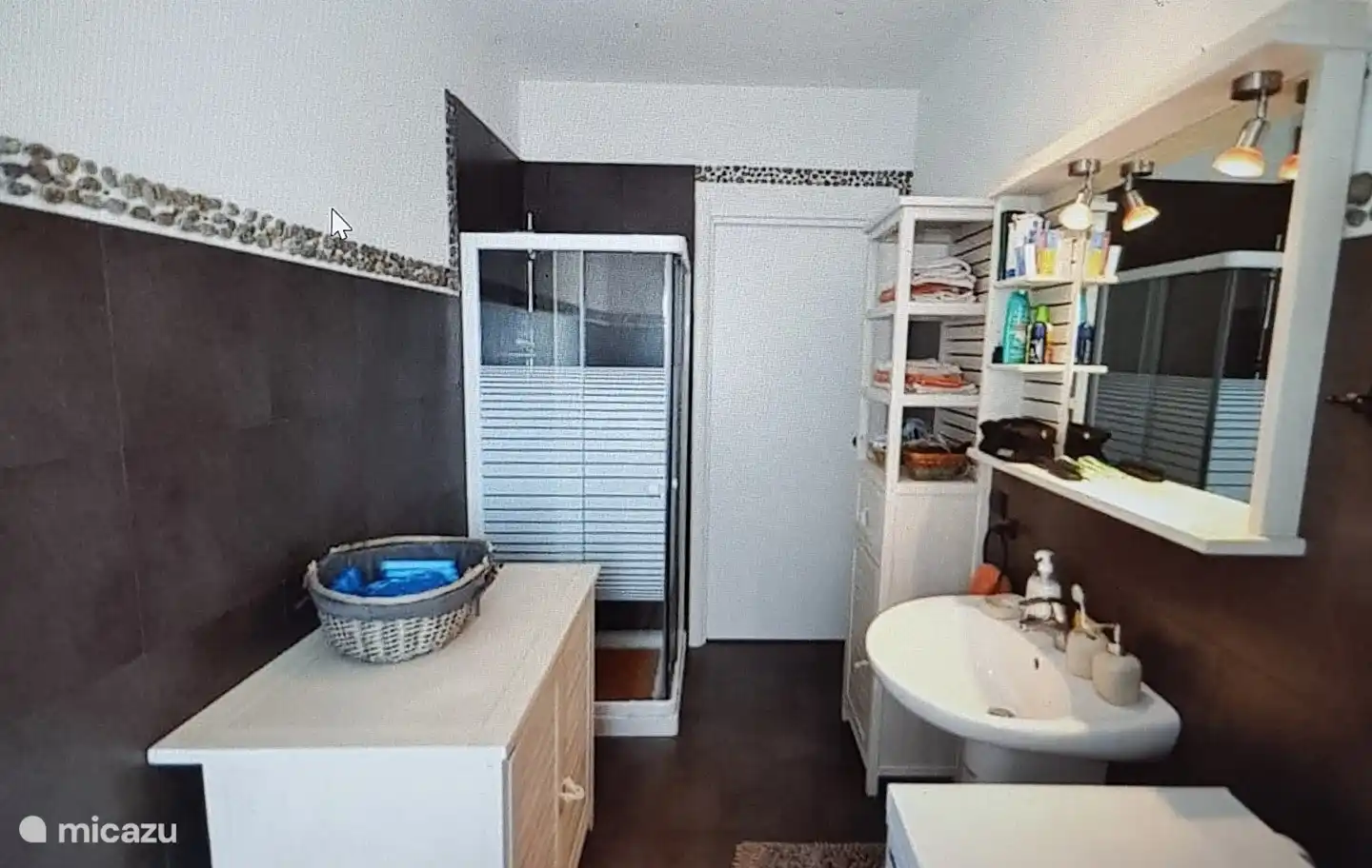 Badezimmer im Erdgeschoss