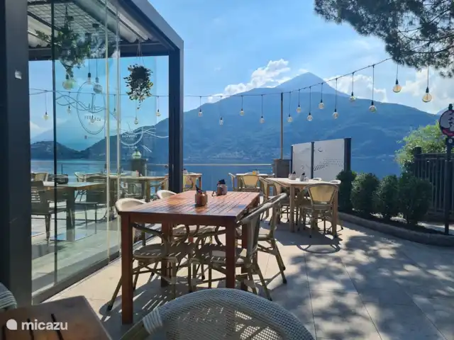 Casa Pianello de Lario | Italie, Lac de Côme, Pianello del Lario - maison de vacances Café au bord du lac