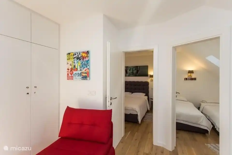 zweiter Stock mit 2 Schlafzimmern, Klimaanlage.