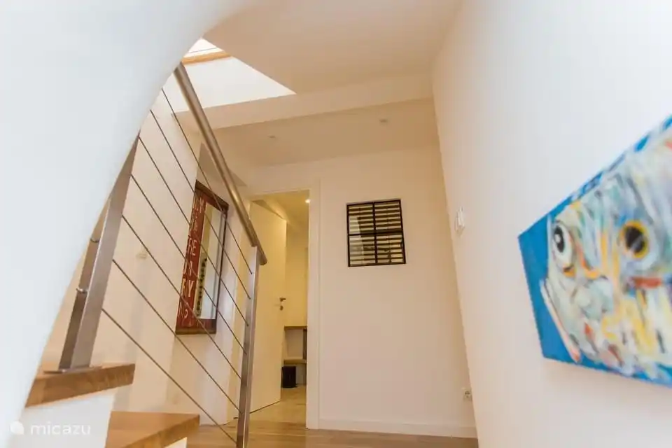 Erster Stock mit Bad, Schlafzimmer und separater Toilette