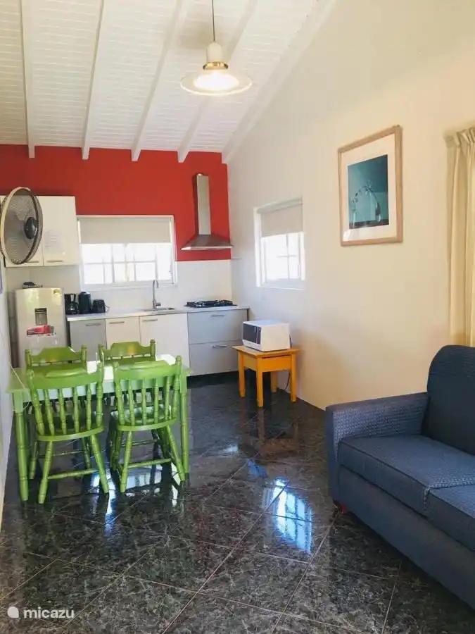 Esszimmer und Küche