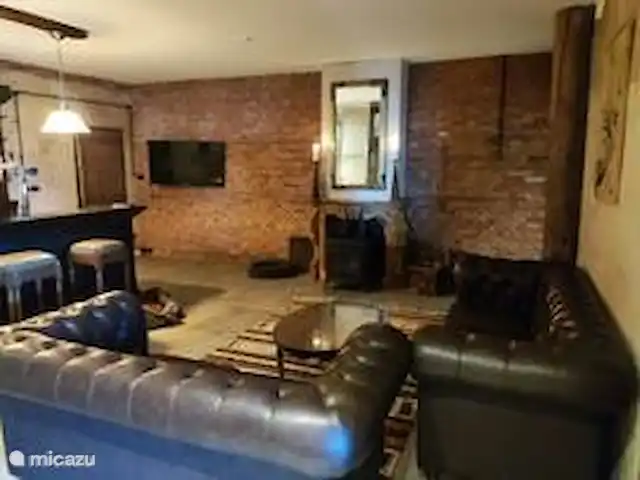 Ferme Manoir Exloermond | Pays-Bas, Drenthe, Deuxième Exloërmond - ferme Coin salon avec poêle à bois dans le bar anglais