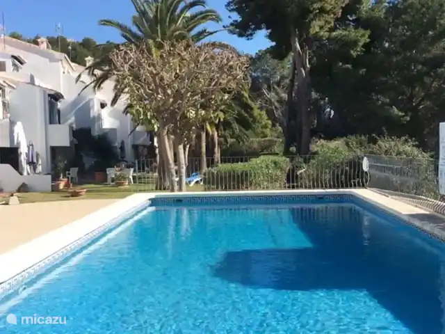 appartement huren in Spanje, Costa Blanca, Moraira – Rustige omgeving Tuin en zwembad