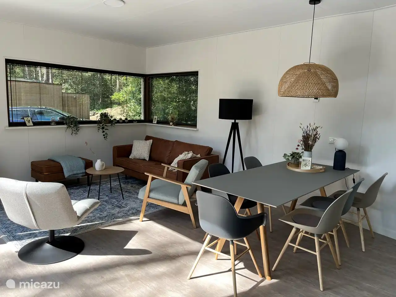 Wohnzimmer mit Sitzecke