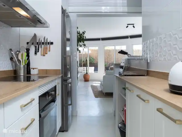 Maison ensoleillée, piscine privée et barbecue | Espagne, Barcelone, Sant Pere de Ribes - chalet cuisine